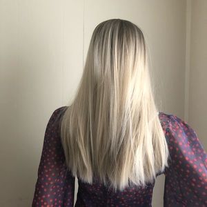 White wig straight pale light blonde wig icy ash-blonde wig 18” NWT ombré roots